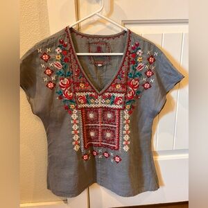 Embroidered Johnny Was top size XS but fits like a small.
